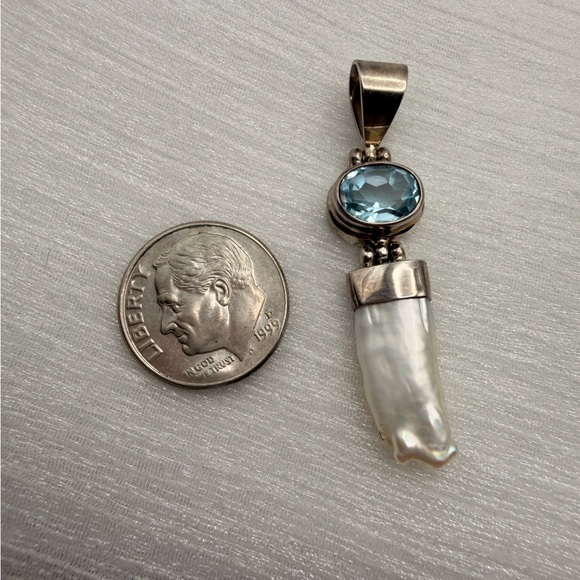S925 Swiss Blue Topaz & Freshwater Pearl Pendant - Picture 4 of 4